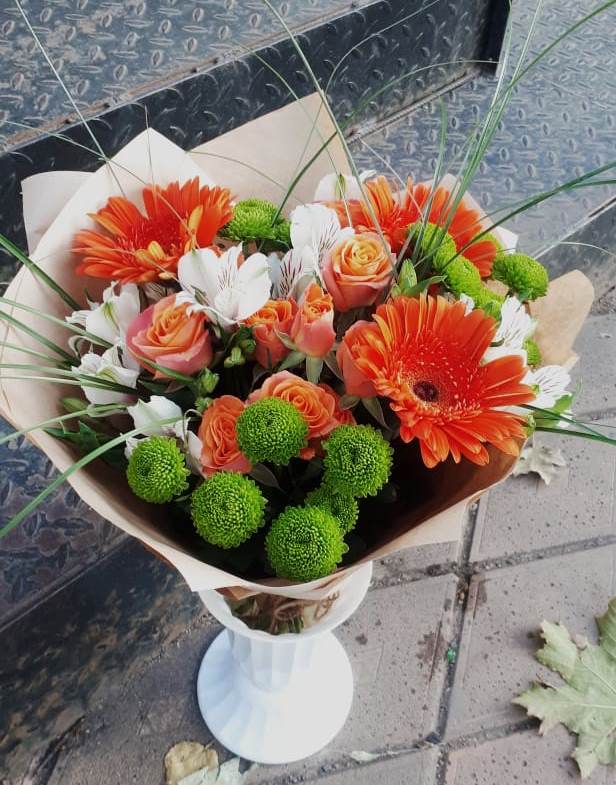 Букет цветов из: Герберы, Хризантемы, Альстромерии и Розы в Лихославле