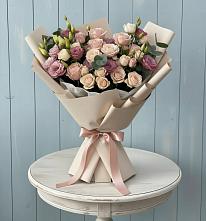 Букет цветов из:  Розы и Лизиантусы в Лихославле