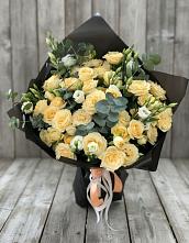 Букет цветов из:  Розы и Лизиантусы в Лихославле