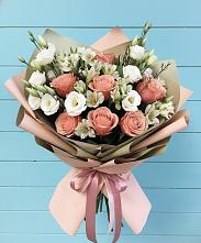 Букет цветов из:  Розы, Альстромерии и Лизиантусы в Лихославле