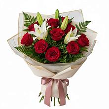 Букет цветов из:  Лилии и Розы в Лихославле