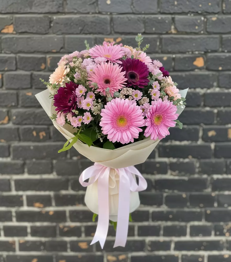 Букет цветов из: Герберы и Хризантемы в Лихославле