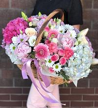 Цветочная композиция из Розы, Хризантемы, Пионы и Лизиантусы в корзине #REPLACE_PRED# Лихославле
