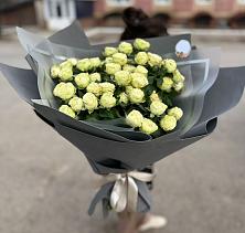 Букет Белые кустовые розы Солинеро в Лихославле