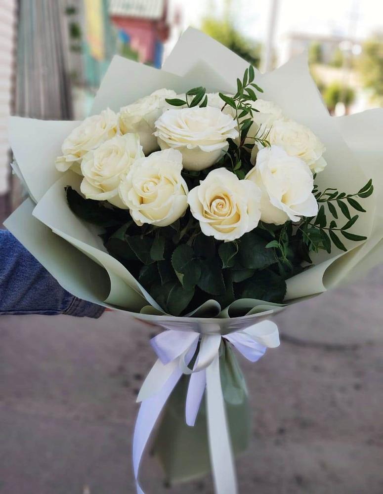 Букет Белые розы Проуд в Лихославле