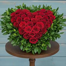 Цветочная композиция из Розы в виде сердца в Лихославле