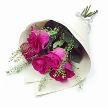 Букет цветов из:  Розы в Лихославле