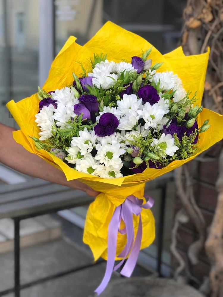 Букет цветов из: Ирисы, Хризантемы и Ромашки в Лихославле