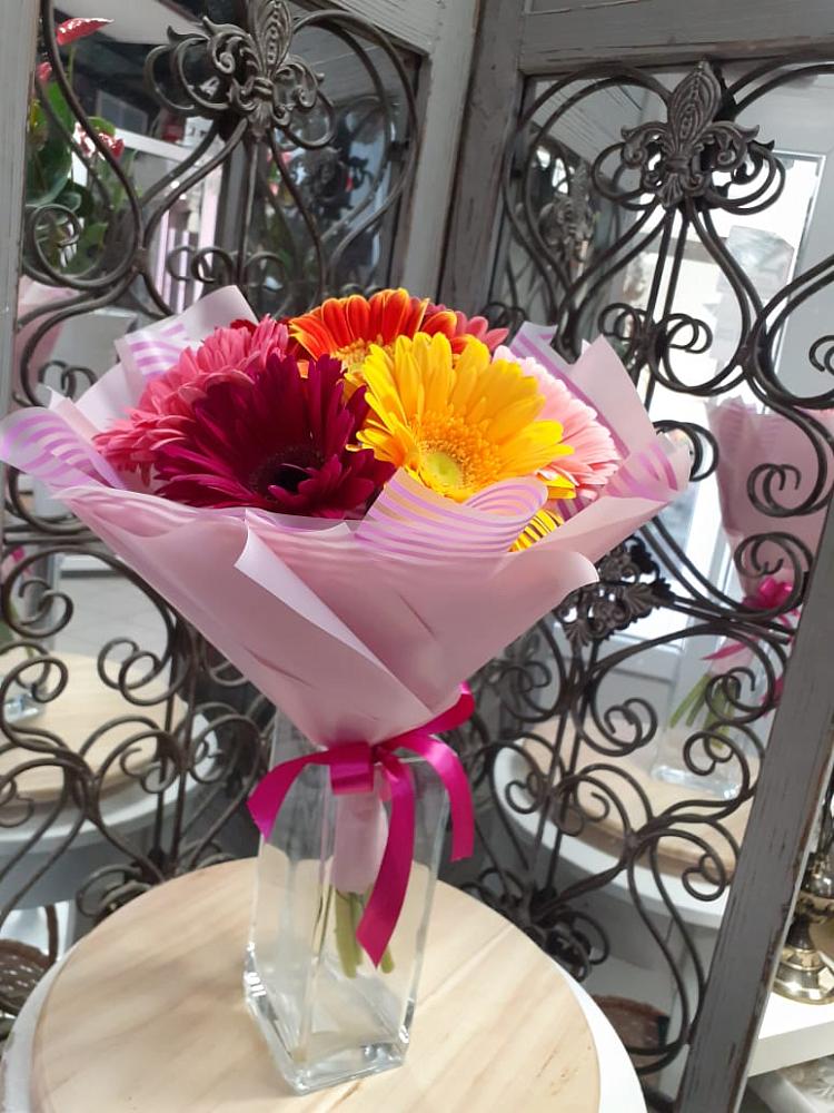 Букет цветов из: Герберы в Лихославле