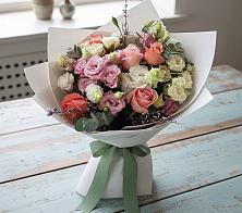 Букет цветов из:  Розы, Лизиантусы и Гвоздики в Лихославле