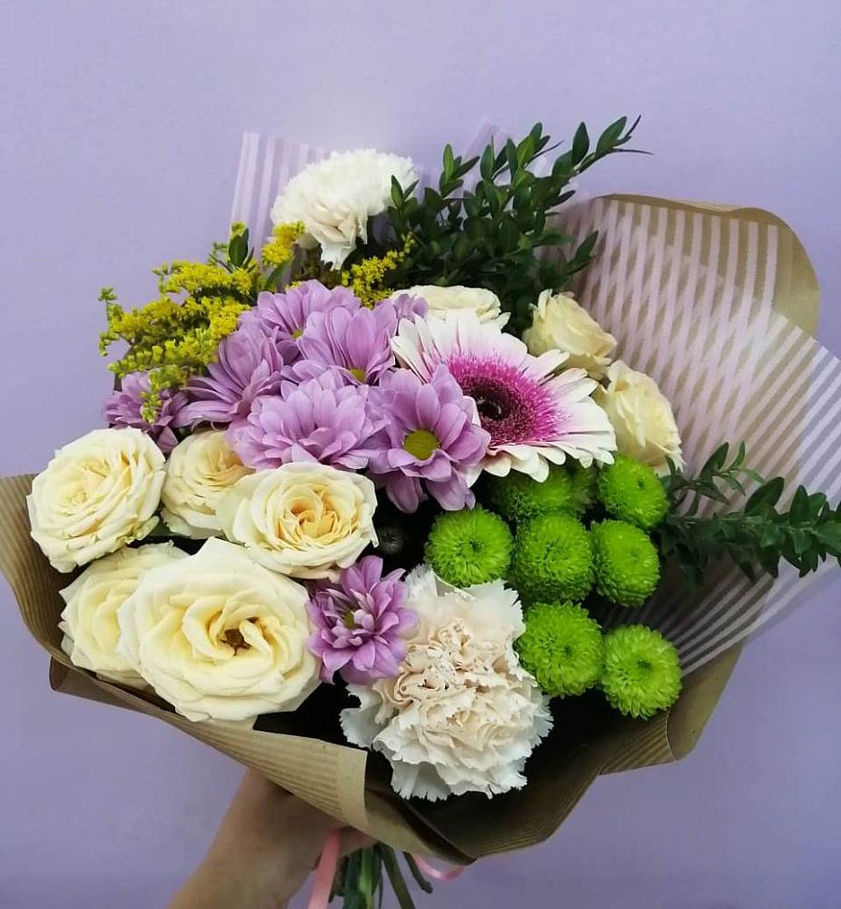 Букет цветов из: Хризантемы, Розы, Гвоздики и Герберы в Лихославле