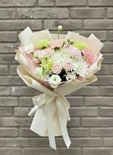 Букет цветов из:  Гвоздики, Розы, Лизиантусы и Хризантемы в Лихославле