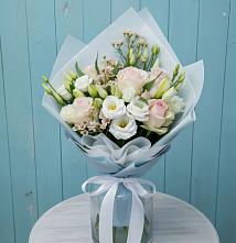 Букет цветов из:  Розы и Лизиантусы в Лихославле