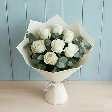 Букет Белые розы в Эвкалипте в Лихославле