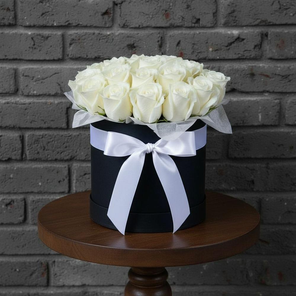 Цветочная композиция из Розы в шляпной коробке в Лихославле