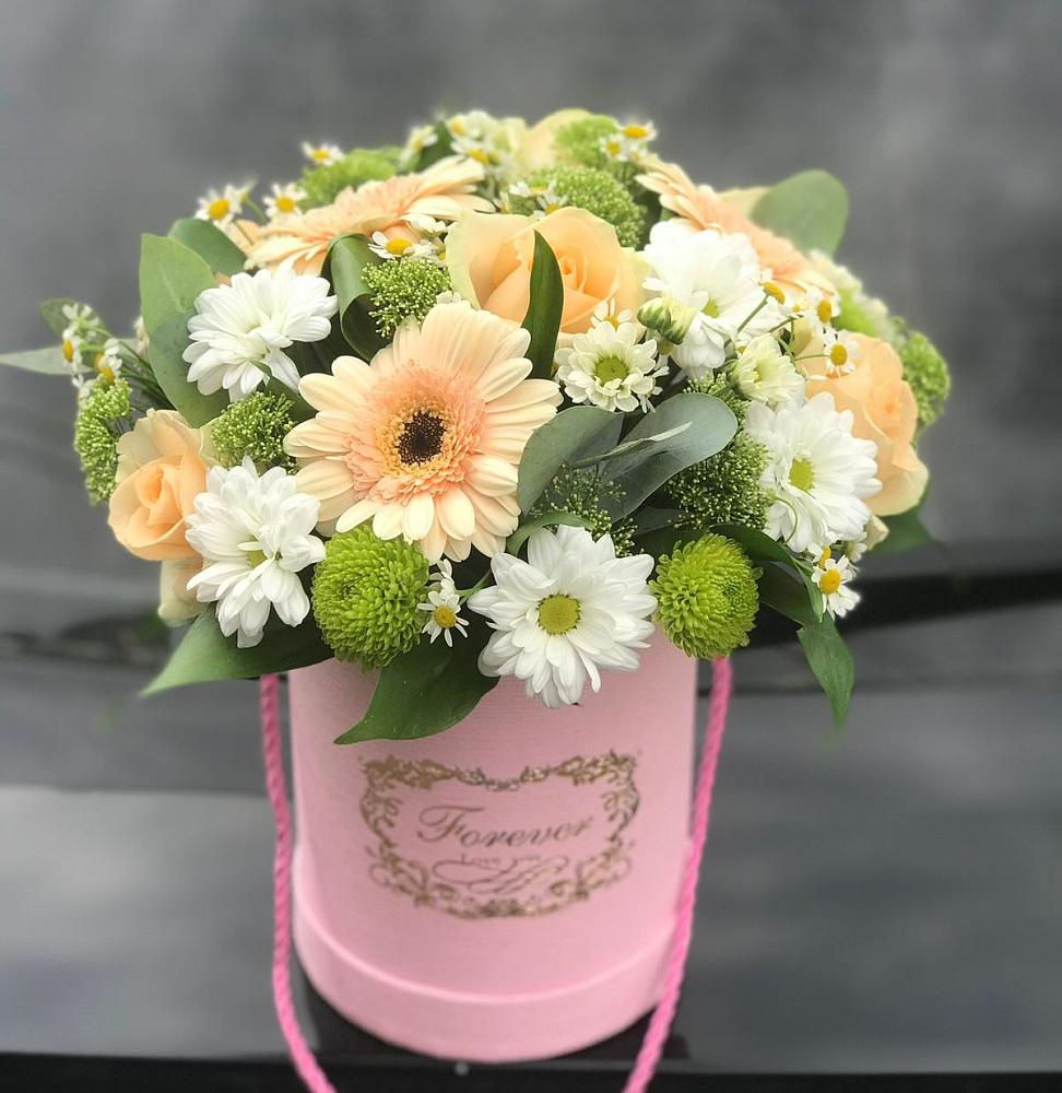 Цветочная композиция из Розы, Герберы и Хризантемы в шляпной коробке в Лихославле