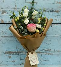Букет цветов из:  Розы и Лизиантусы в Лихославле