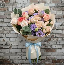 Букет цветов из:  Розы, Лизиантусы и Гвоздики в Лихославле