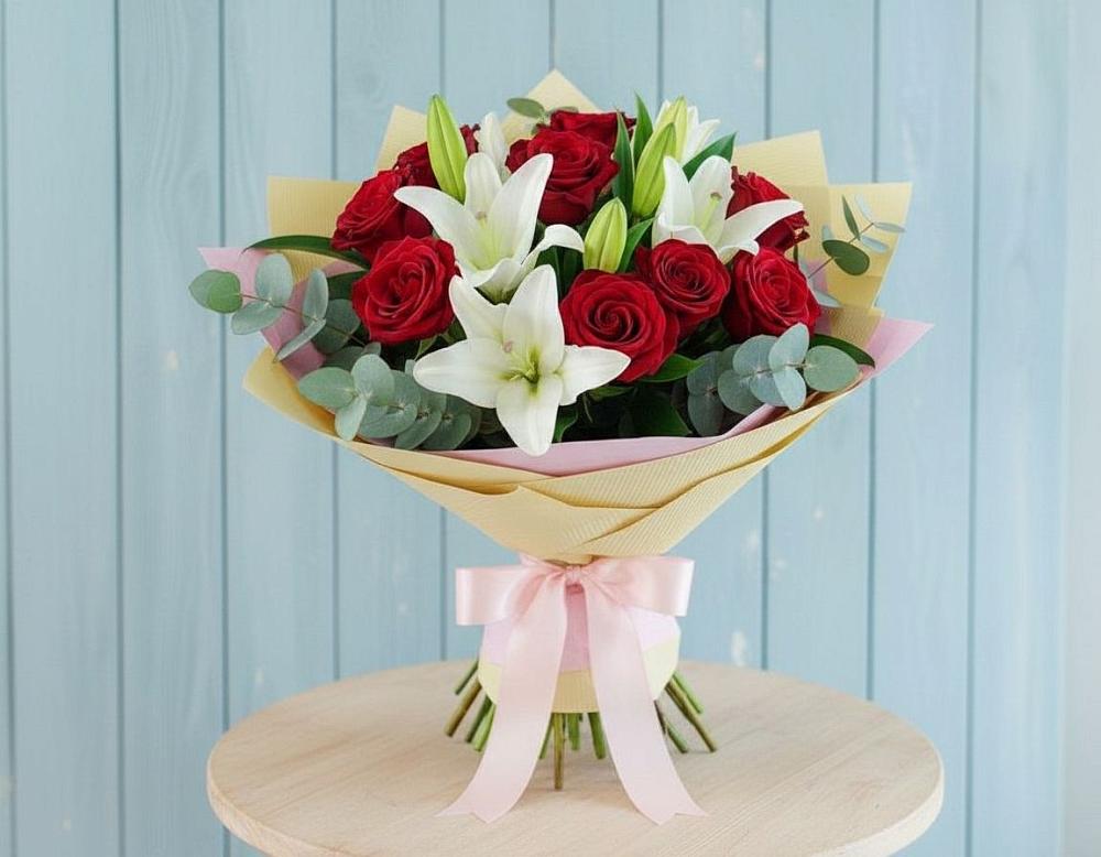 Букет цветов из: Лилии и Розы в Лихославле